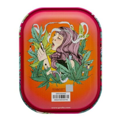 plateau medium femme qui fume